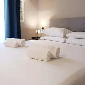 https://apt-lux-colosseo.it-romehotels.com